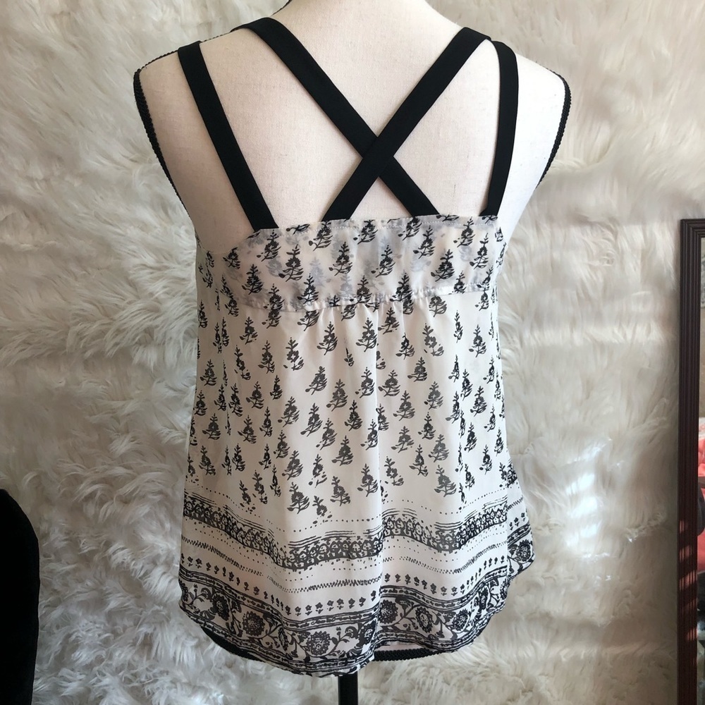 Express criss cross Tank Top - Picture 2 of 2